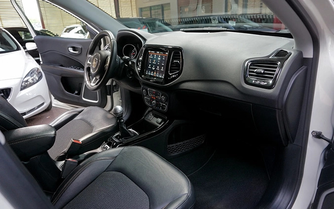 Jeep Compass cena 94900 przebieg: 44000, rok produkcji 2019 z Nowe Brzesko małe 742